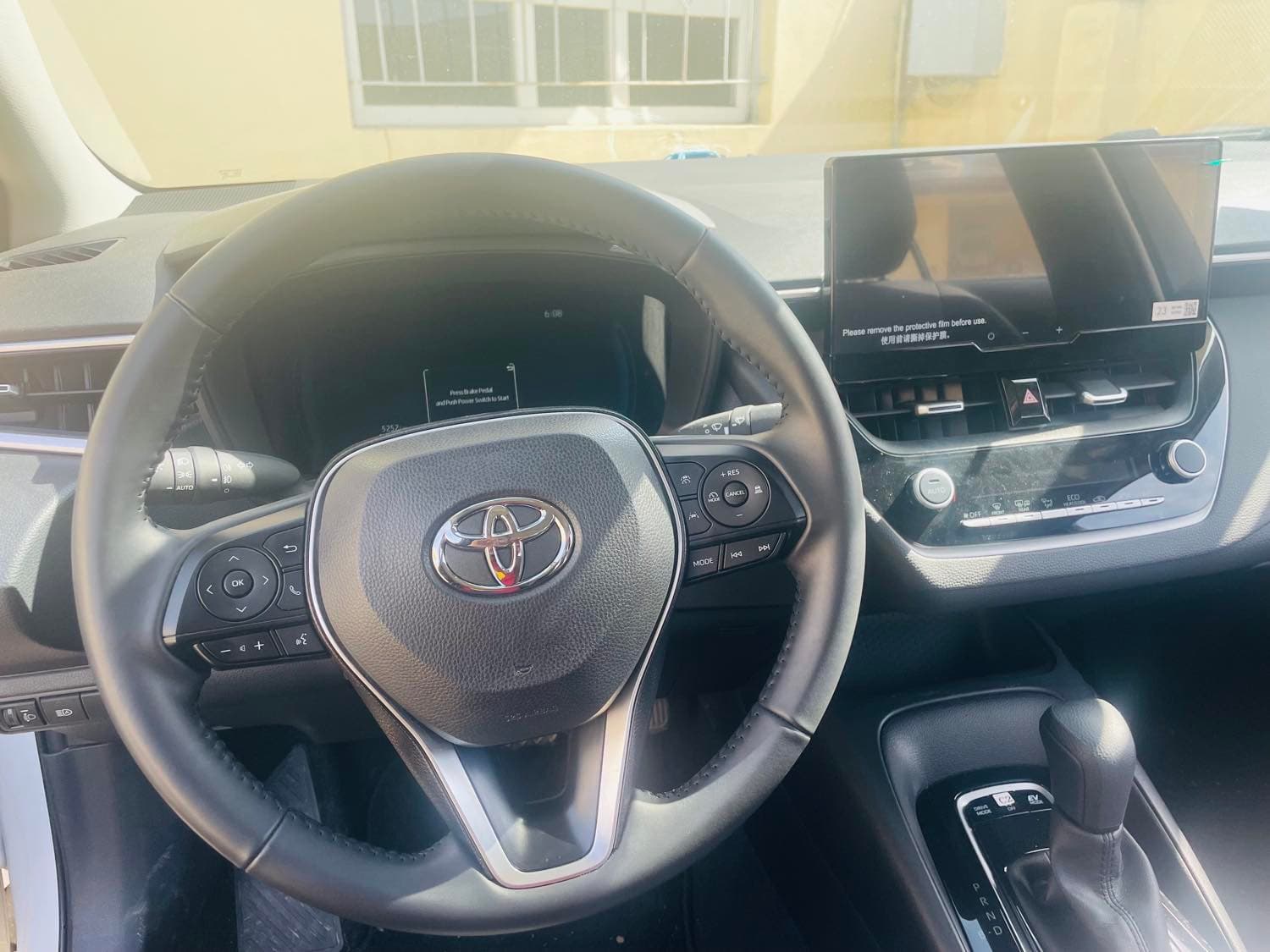 تويوتا كورولا 2025 - دهوك أبيض